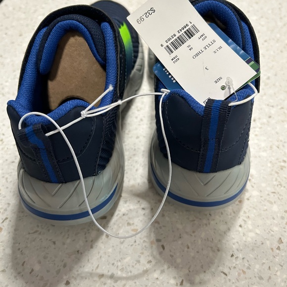 Boys navy blue Sketchers tennis shoes.   ST4 - Picture 2 of 5